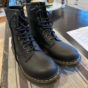 Dr Martens 1460 Woman’s boots new